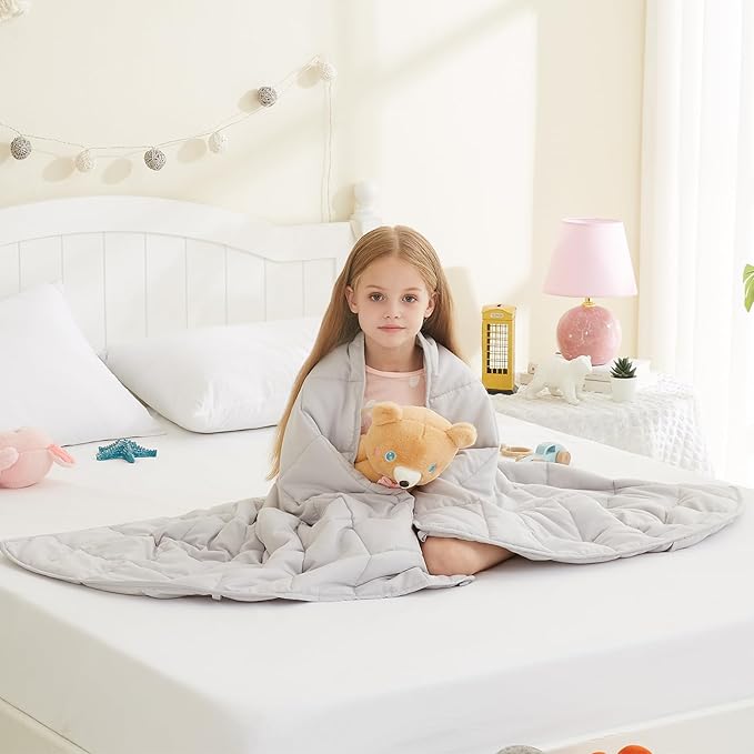 L'AGRATY Weighted Blanket - 36"x48" 3lbs Weighted Blanket Microfiber Material with Glass Beads Small Blanket for All-Season Summer Fall Winter Soft Thick Blanket-StrideForce Fitness