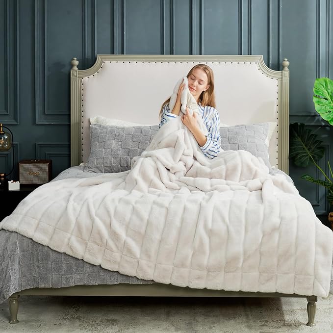 Cozy Bliss Faux Fur Throw Blanket for Couch, Cozy Warm Plush Striped Blanket for Sofa Bedroom Living Room, 90 * 90 Inches Beige-StrideForce Fitness