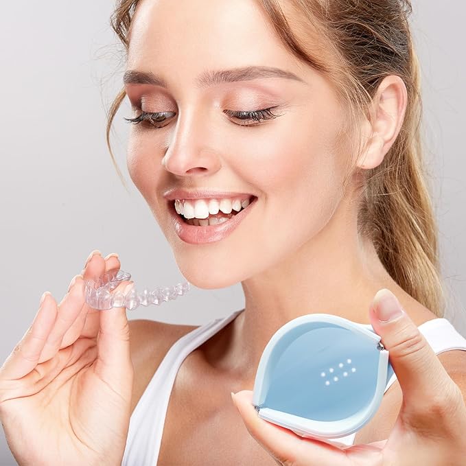 Silicone Retainer Denture Storage Case Holder, Portable Slim Dental Container Cleaning Box with Drain Holes and Leakproof for Aligners, Mouth Guards, Night Guards, Removable Dental Appliances (Blue)