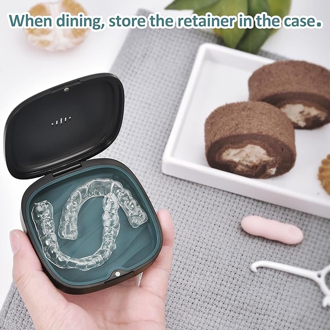 Retainer Case Slim Aligner Case with Vent Holes Removable Inner Tray Silicone for Easy Cleaning (1Pack Black Green)