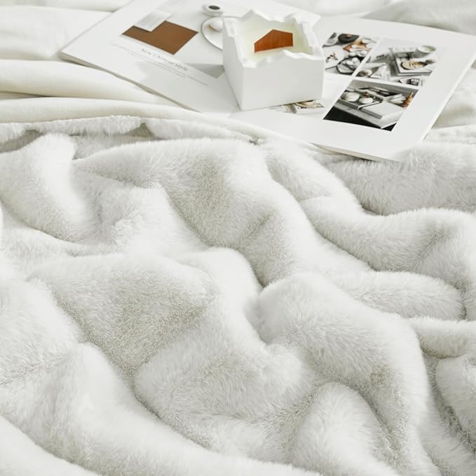 Cozy Bliss Faux Fur Throw Blanket for Couch, Cozy Warm Plush Striped Blanket for Sofa Bedroom Living Room, 90 * 90 Inches Beige-StrideForce Fitness