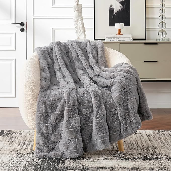 Cozy Bliss Faux Fur Throw Blanket for Couch - Soft Checkered Fuzzy Cozy Throw Gifts Blankets for Women,Grey Boho Blanket for Sofa Bedroom Living Room.50 * 60 Inches-StrideForce Fitness