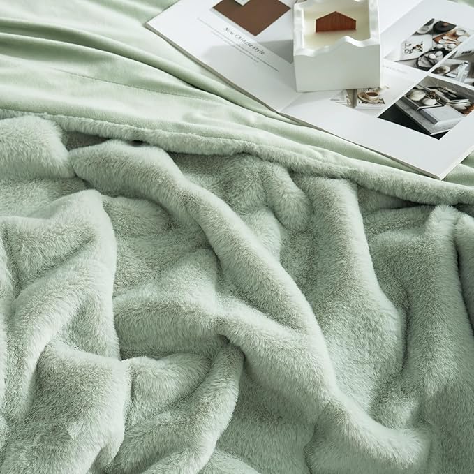 Cozy Bliss Faux Fur Throw Blanket for Couch, Cozy Warm Plush Striped Blanket for Sofa Bedroom Living Room, 90 * 90 Inches Green-StrideForce Fitness