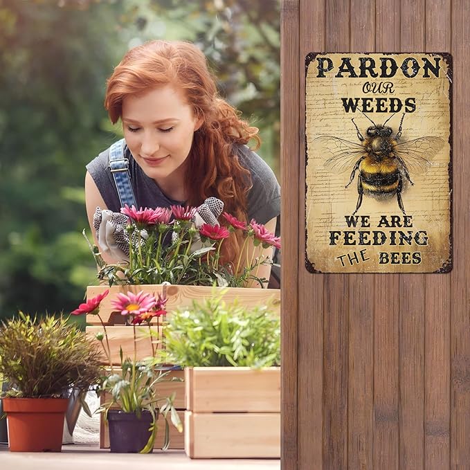 Vintage Bee Tin Sign Pardon Our Weeds We're Feeding The Bees Retro Garden Metal Poster Funny Wall Art Cafe Office Wall Decor for Kitchen Home Bar Plub Club Shop 12 * 8inch-StrideForce Fitness