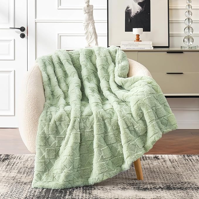Cozy Bliss Faux Fur Throw Blanket for Couch - Soft Checkered Fuzzy Cozy Throw Gift Blankets for Women,Sage Green Boho Blanket for Sofa Bedroom Living Room.50 * 60 Inches-StrideForce Fitness